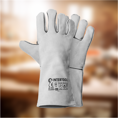 Універсальна