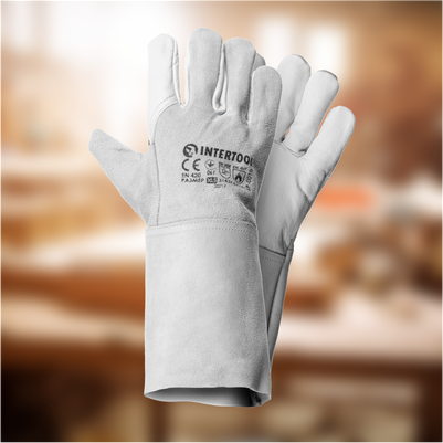 Універсальна